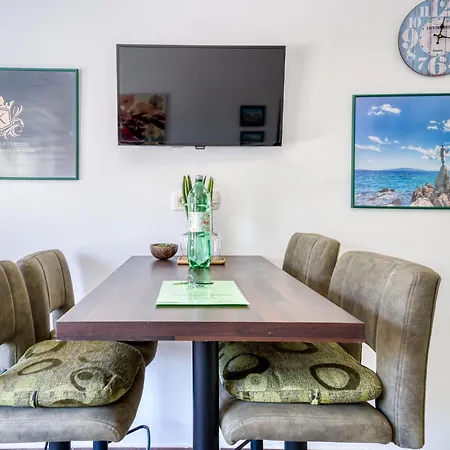 Perla 2 By Interhome Apartman